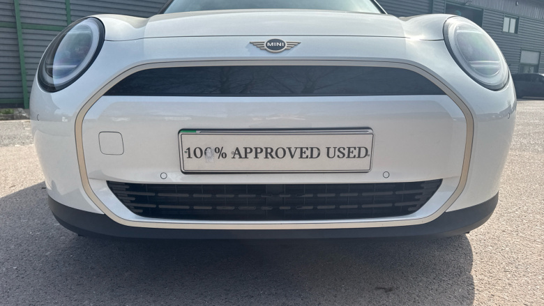 MINI Cooper 135kW E Exclusive [Level 1] 41kWh 3dr Auto Electric Hatchback